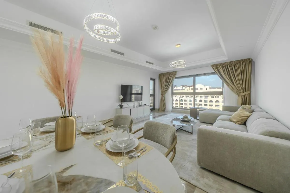 Modern 1BR in Vibrant Fairmont North Residence - 90AB6 — صورة 2