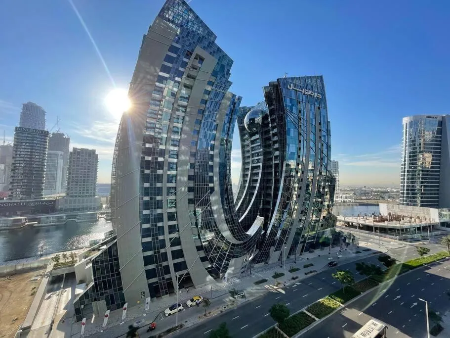 Stylish Apartment 5 minutes from Dubai Mall with canal view — صورة 2