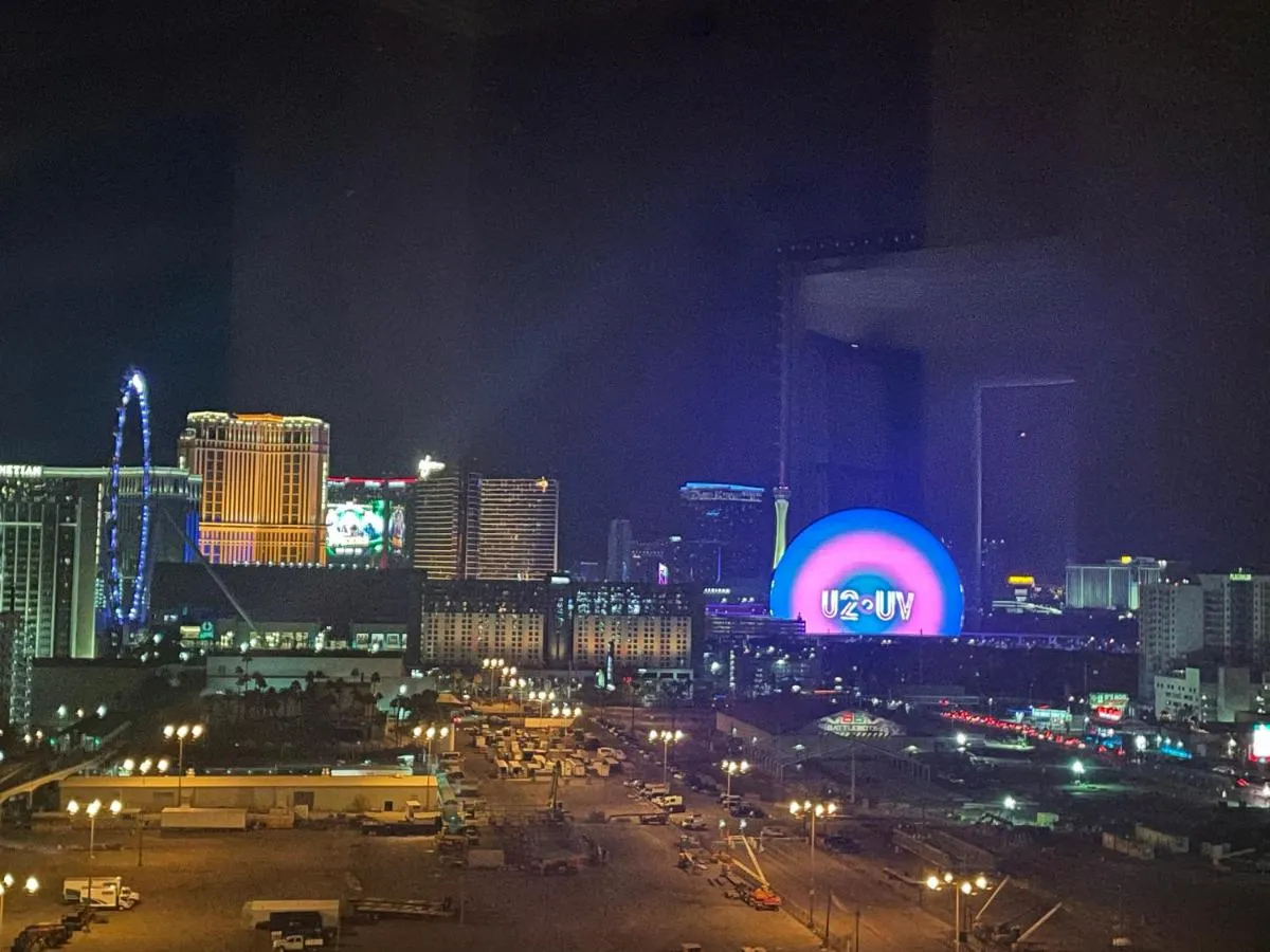 جناح MGM سيغنتشر إطلالة مزدوجة — صورة 2