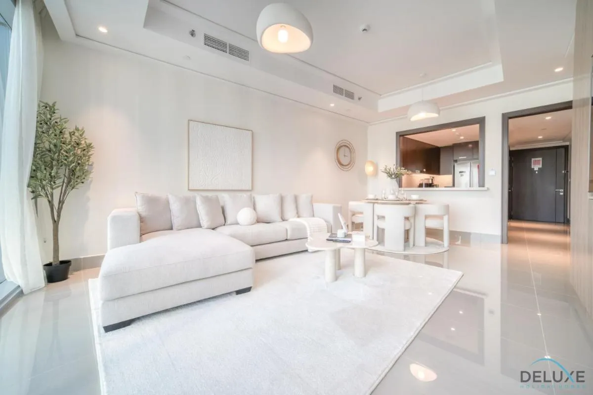 Plush 2BR at Grand Opera Downtown Dubai by Deluxe Holiday Homes - دبي، الإمارات