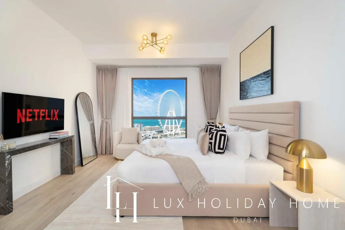 LUX The Dubai Eye Sea View Suite — صورة 4