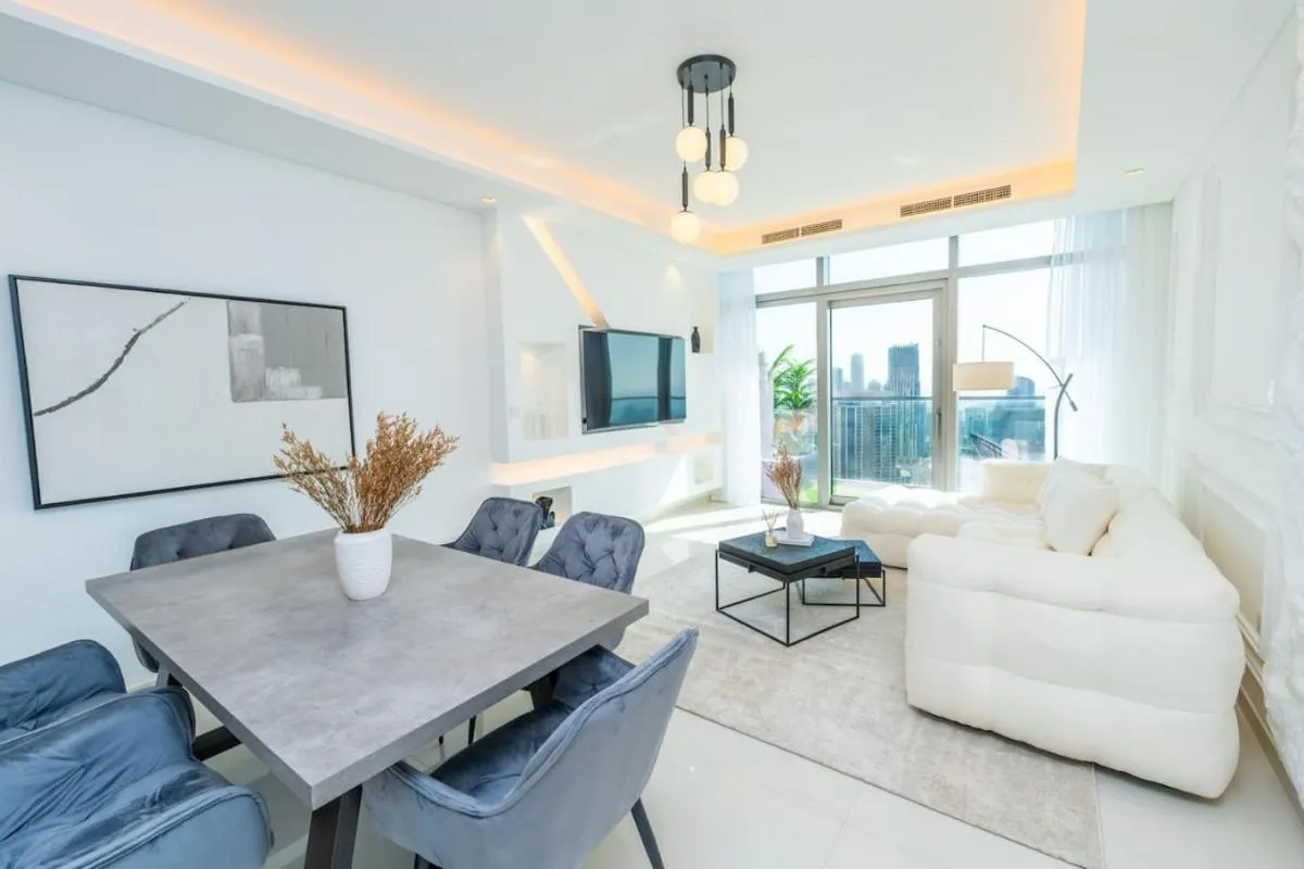 The Cinephile Burj Khalifa View 2BR Dubai — صورة 2