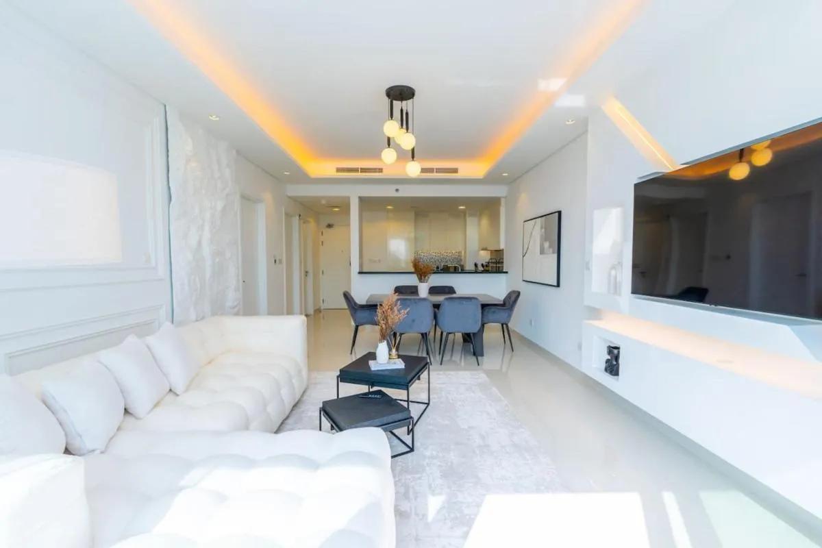 ⁨The Cinephile Burj Khalifa View 2BR Dubai⁩ — صورة 12