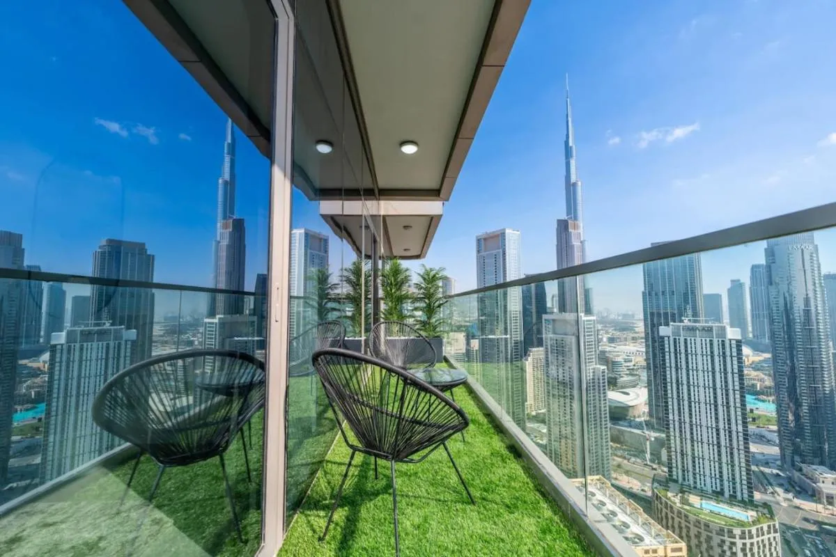 ⁨The Cinephile Burj Khalifa View 2BR Dubai⁩ — صورة 15