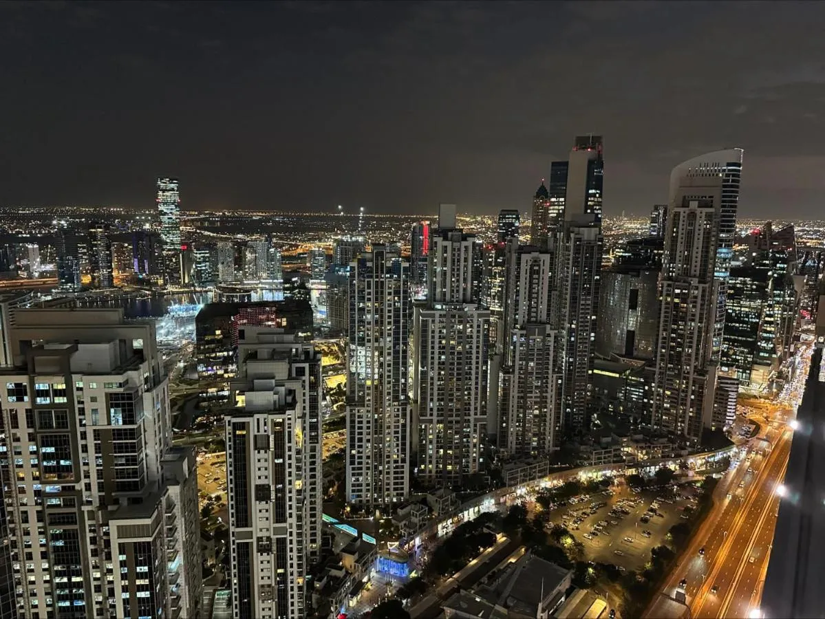⁨The Cinephile Burj Khalifa View 2BR Dubai⁩ — صورة 36