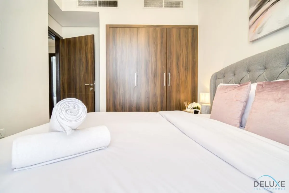⁨Exquisite 4BR Townhouse at DAMAC Hills 2, Dubailand by Deluxe Holiday Homes⁩ — صورة 33