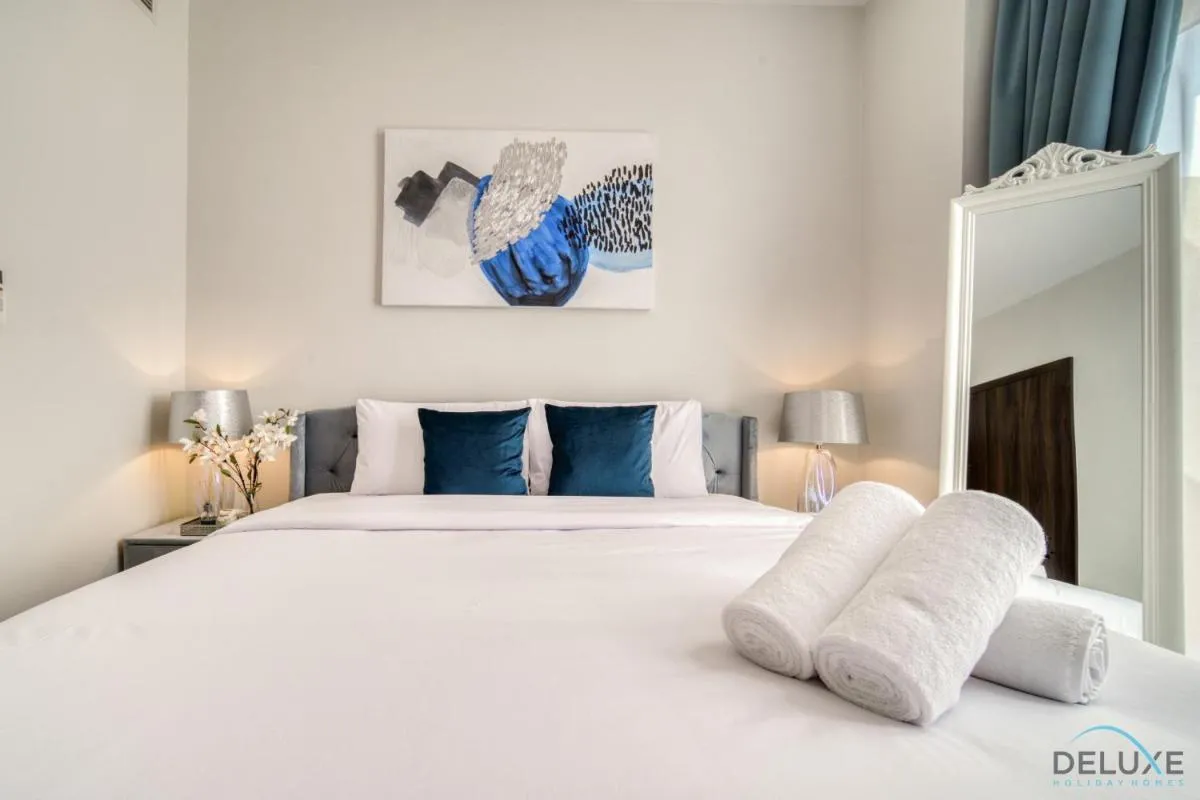 ⁨Exquisite 4BR Townhouse at DAMAC Hills 2, Dubailand by Deluxe Holiday Homes⁩ — صورة 38