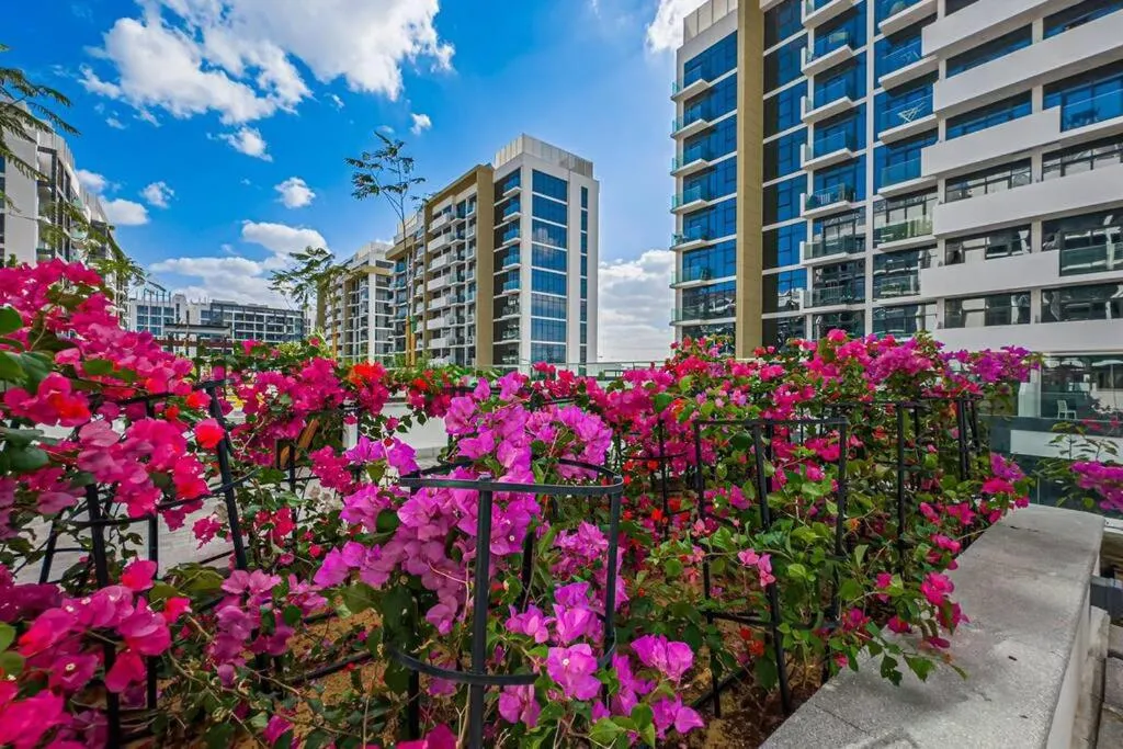 ⁨Urban Charm: Luxe 1BR Haven Near Downtown Dubai⁩ — صورة 19