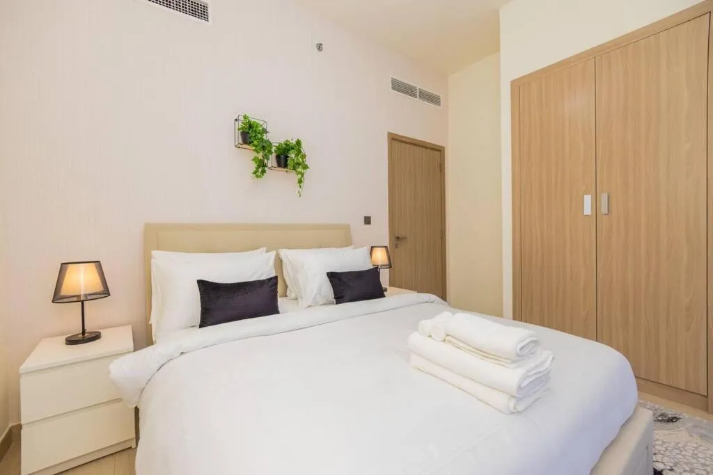 ⁨Urban Charm: Luxe 1BR Haven Near Downtown Dubai⁩ — صورة 28