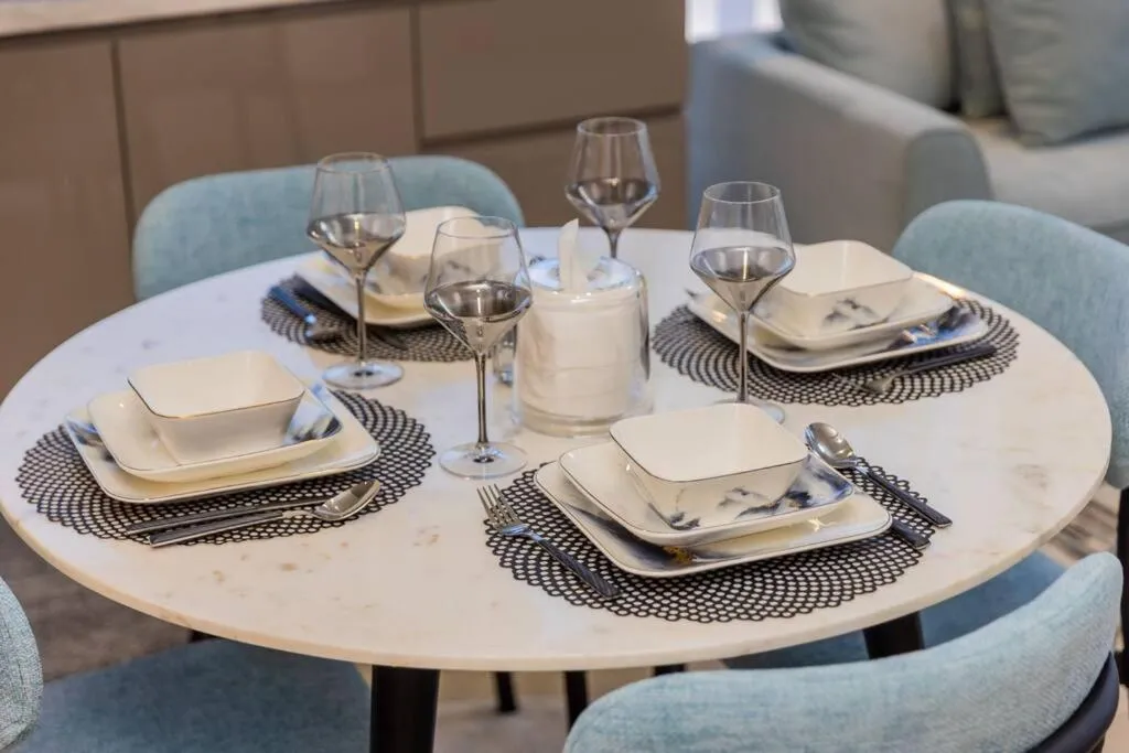 ⁨Urban Charm: Luxe 1BR Haven Near Downtown Dubai⁩ — صورة 30