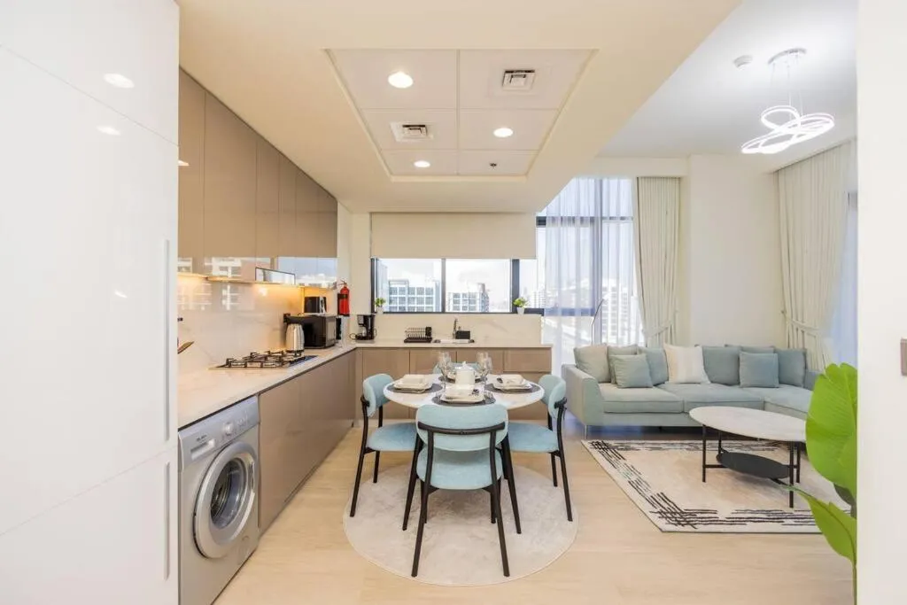 ⁨Urban Charm: Luxe 1BR Haven Near Downtown Dubai⁩ — صورة 36