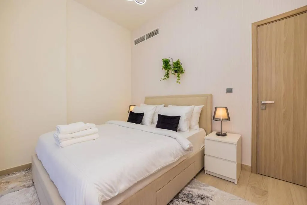⁨Urban Charm: Luxe 1BR Haven Near Downtown Dubai⁩ — صورة 40