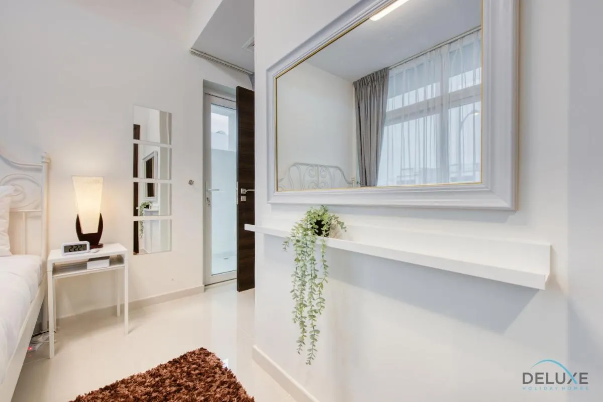 Tranquil 3BR Townhouse at Albizia Damac Hills 2 by Deluxe Holiday Homes — صورة 4