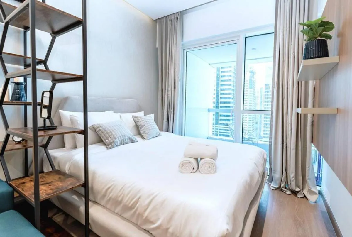 Stylish and Sleek - Studio - JLT — صورة 3