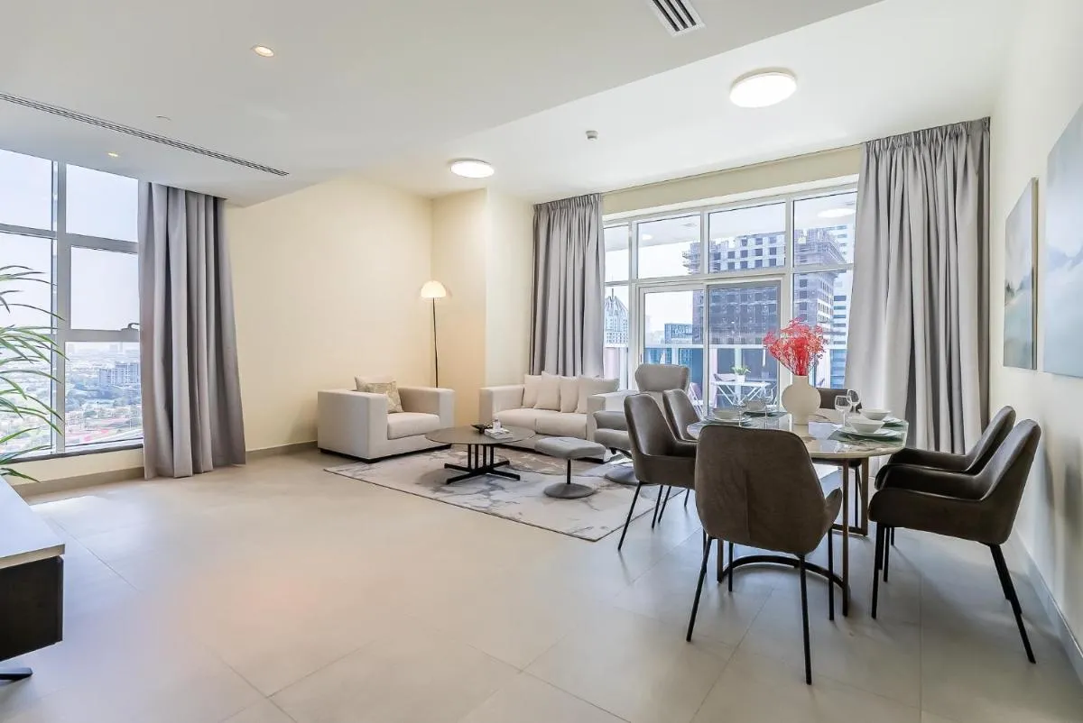 Spacious apartment with Maid room in Dubai Marina I Marina Arcade