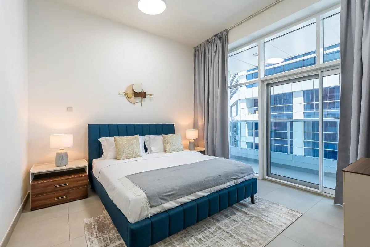 Spacious apartment with Maid room in Dubai Marina I Marina Arcade — صورة 3