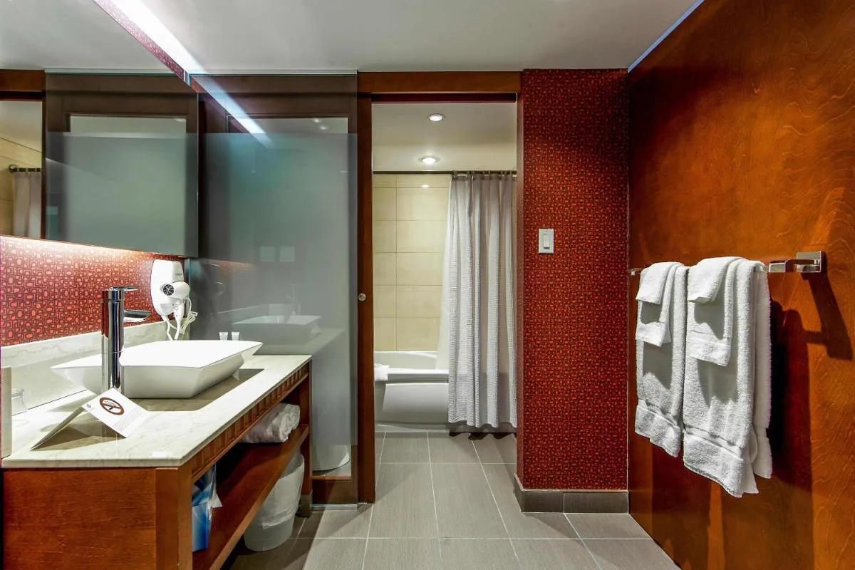 ونيفرسل مونترال — صورة 3