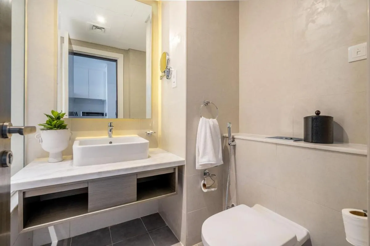 ⁨GuestReady - Stylish studio with Dubai Canal view⁩ — صورة 11