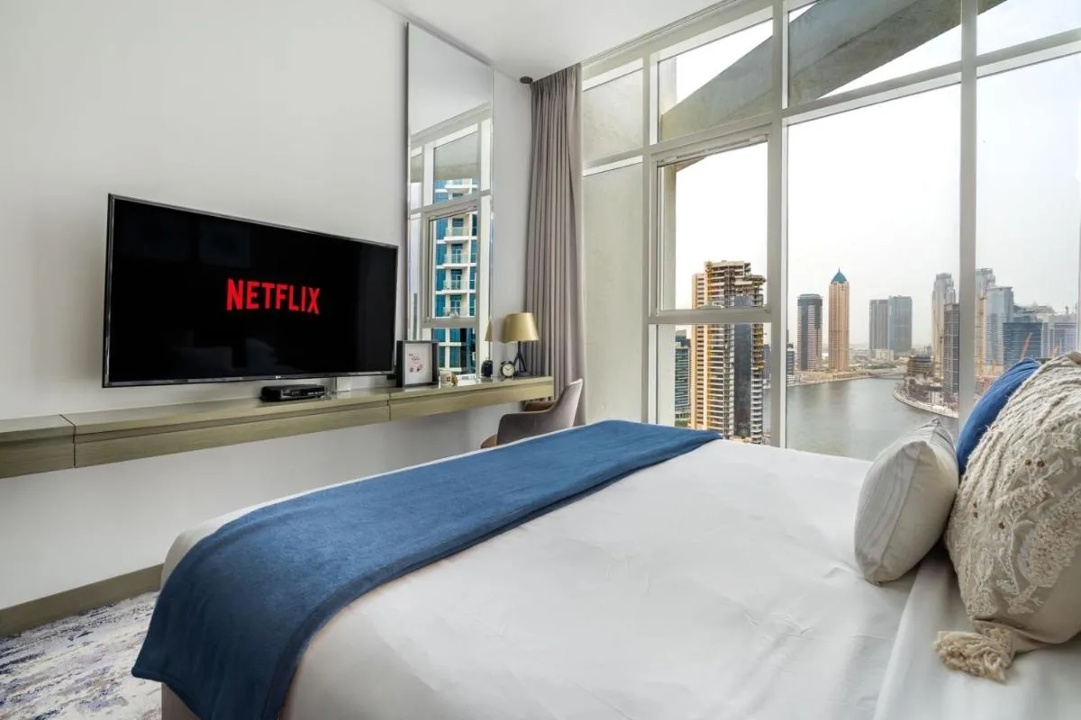 ⁨GuestReady - Stylish studio with Dubai Canal view⁩ — صورة 4