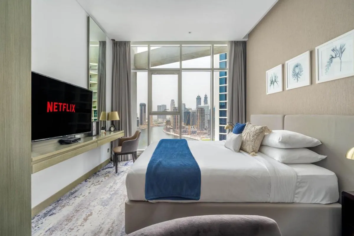 ⁨GuestReady - Stylish studio with Dubai Canal view⁩ — صورة 2