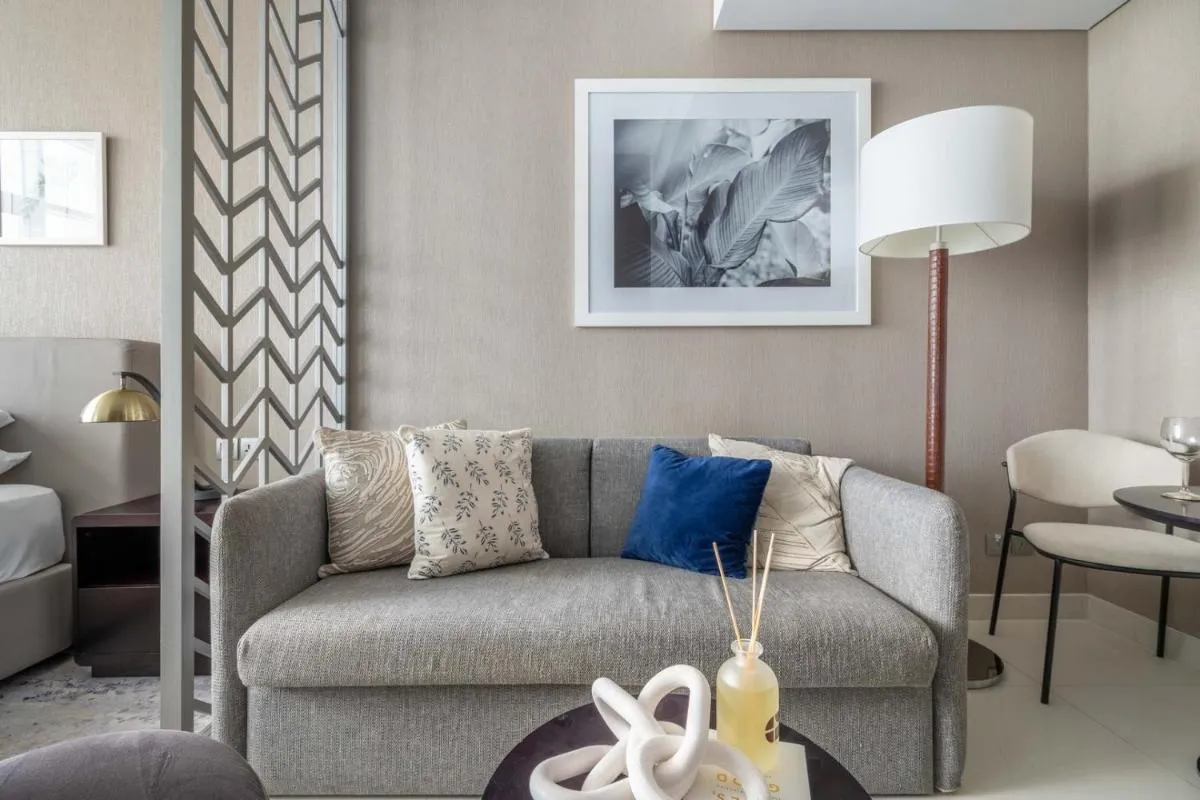 ⁨GuestReady - Stylish studio with Dubai Canal view⁩ — صورة 6