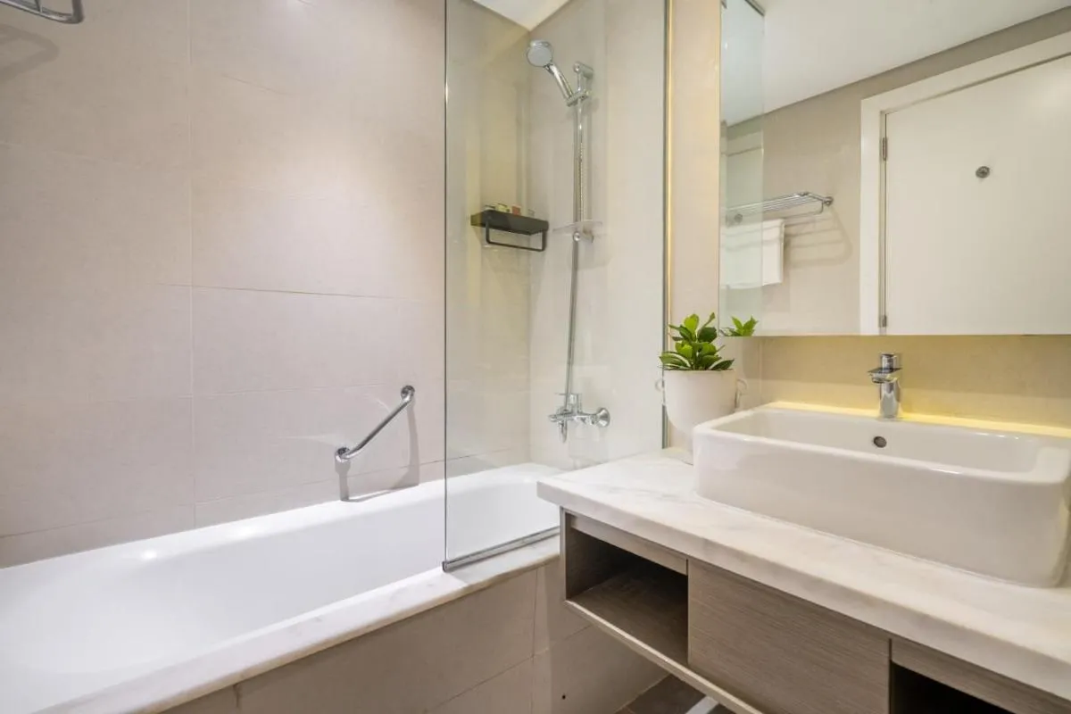 ⁨GuestReady - Stylish studio with Dubai Canal view⁩ — صورة 12