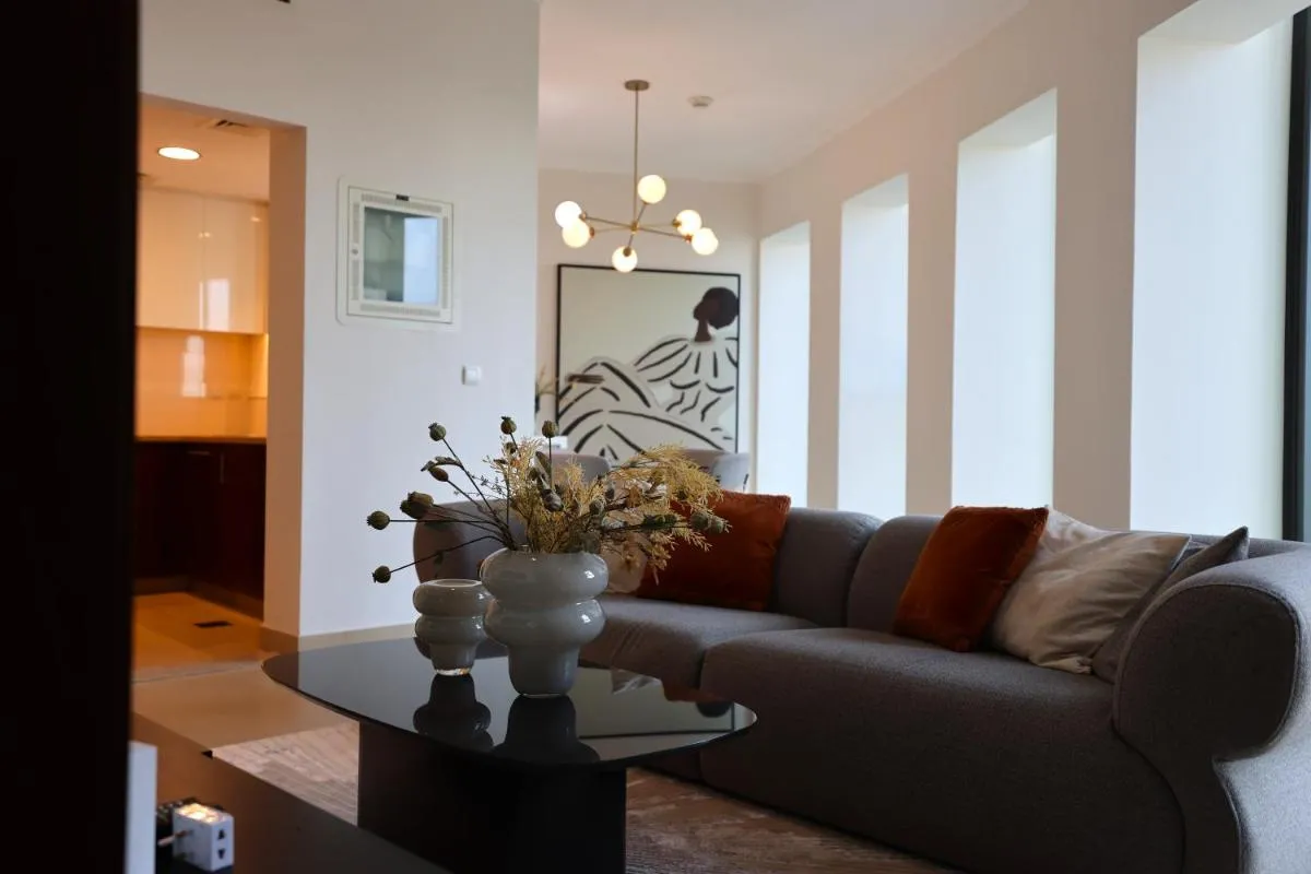 Elegant 1BR Oasis Burj Vista Steps to Burj Khalifa - 11AB08