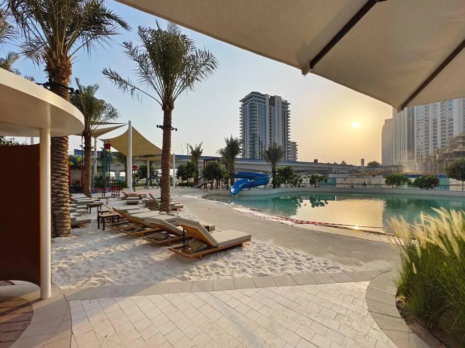 Dubai Creek Escape: Luxury 3BR Nautical Grandeur