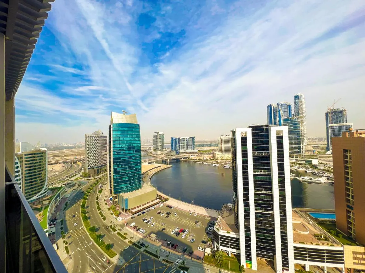 MAG318, Modern Studio Apartment with Great Amenities and Canal View, 5min Walk to Dubai Mall — صورة 2