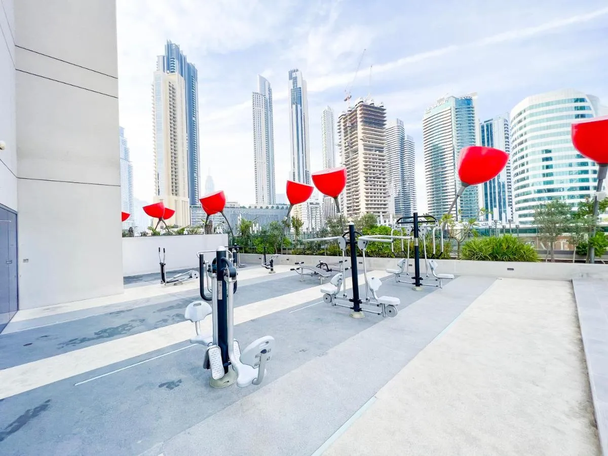 ⁨MAG318, Modern Studio Apartment with Great Amenities and Canal View, 5min Walk to Dubai Mall⁩ — صورة 26