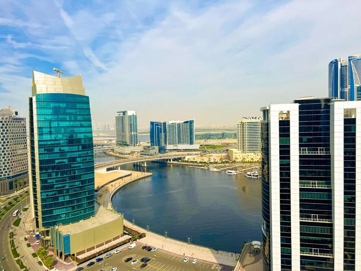 MAG318, Modern Studio Apartment with Great Amenities and Canal View, 5min Walk to Dubai Mall — صورة 4
