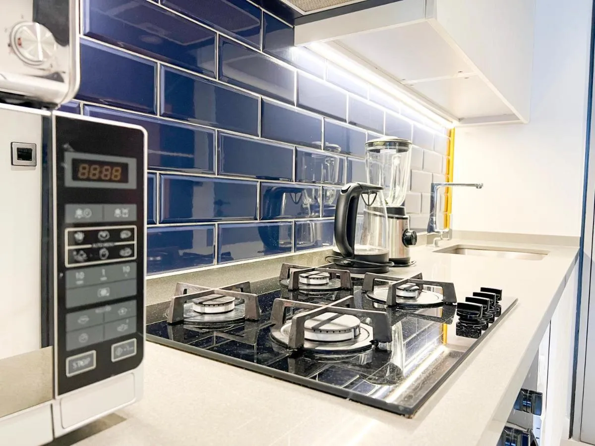 ⁨MAG318, Modern Studio Apartment with Great Amenities and Canal View, 5min Walk to Dubai Mall⁩ — صورة 11