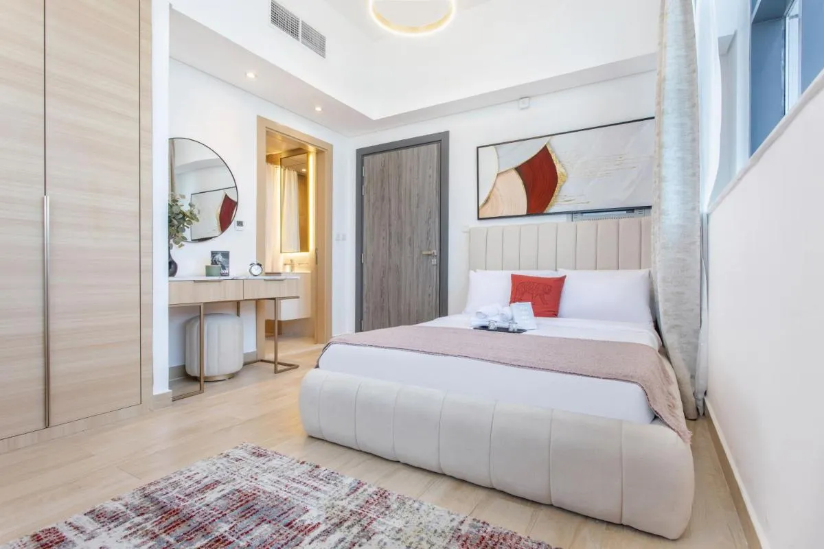 Holiday Studio in JVC 2408, Dubai - دبي، الإمارات