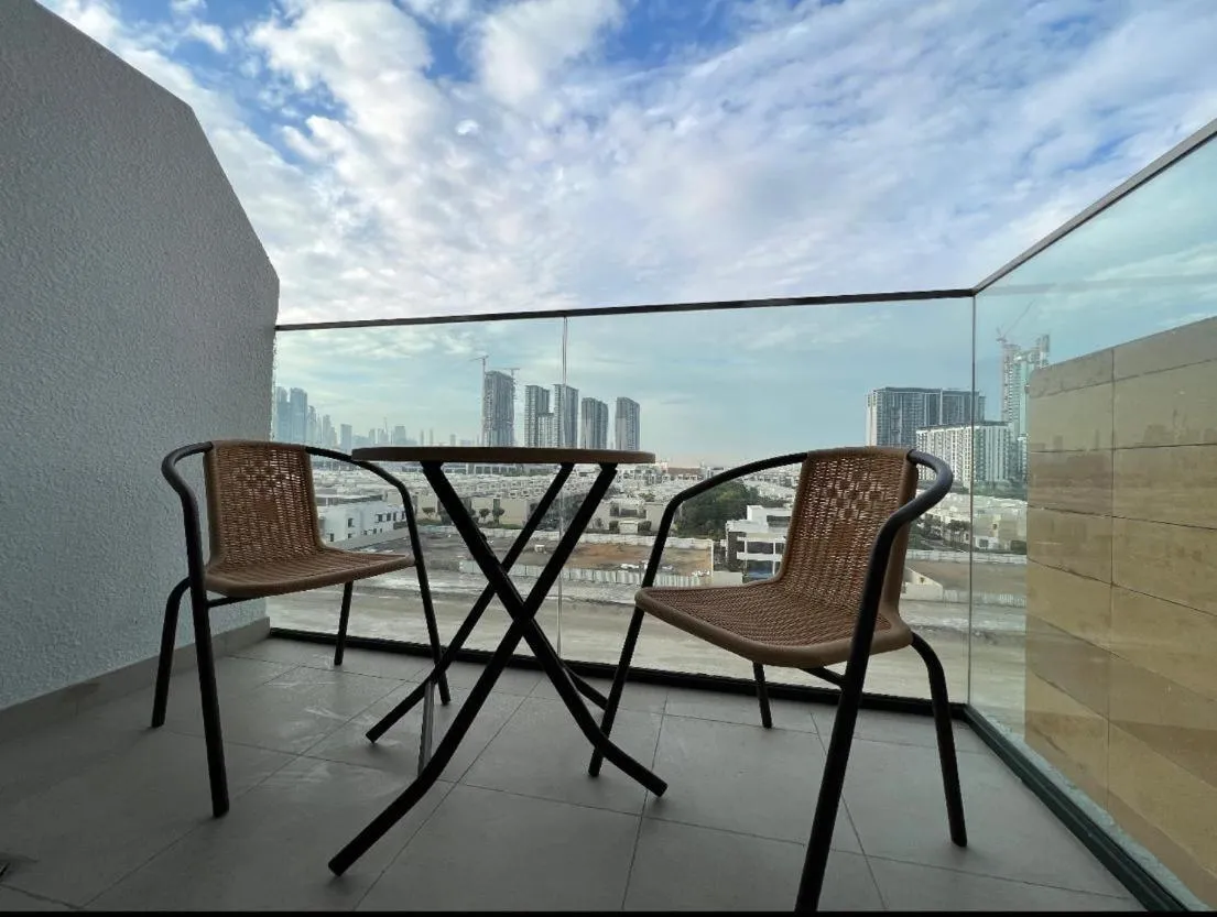 ⁨Modern studio view Burj Khalifa⁩ — صورة 8