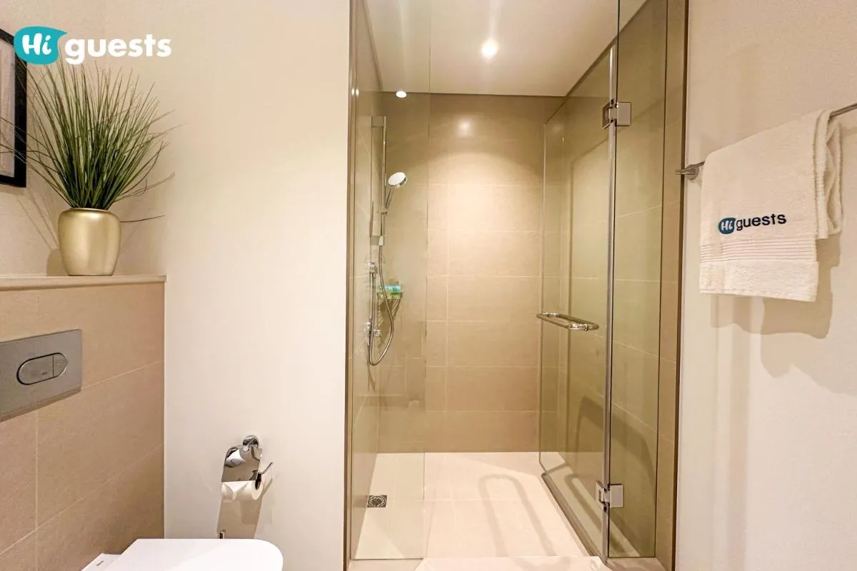 ⁨HiGuests - Sky-High Luxury 2BR Apt in Downtown Views Dubai⁩ — صورة 35