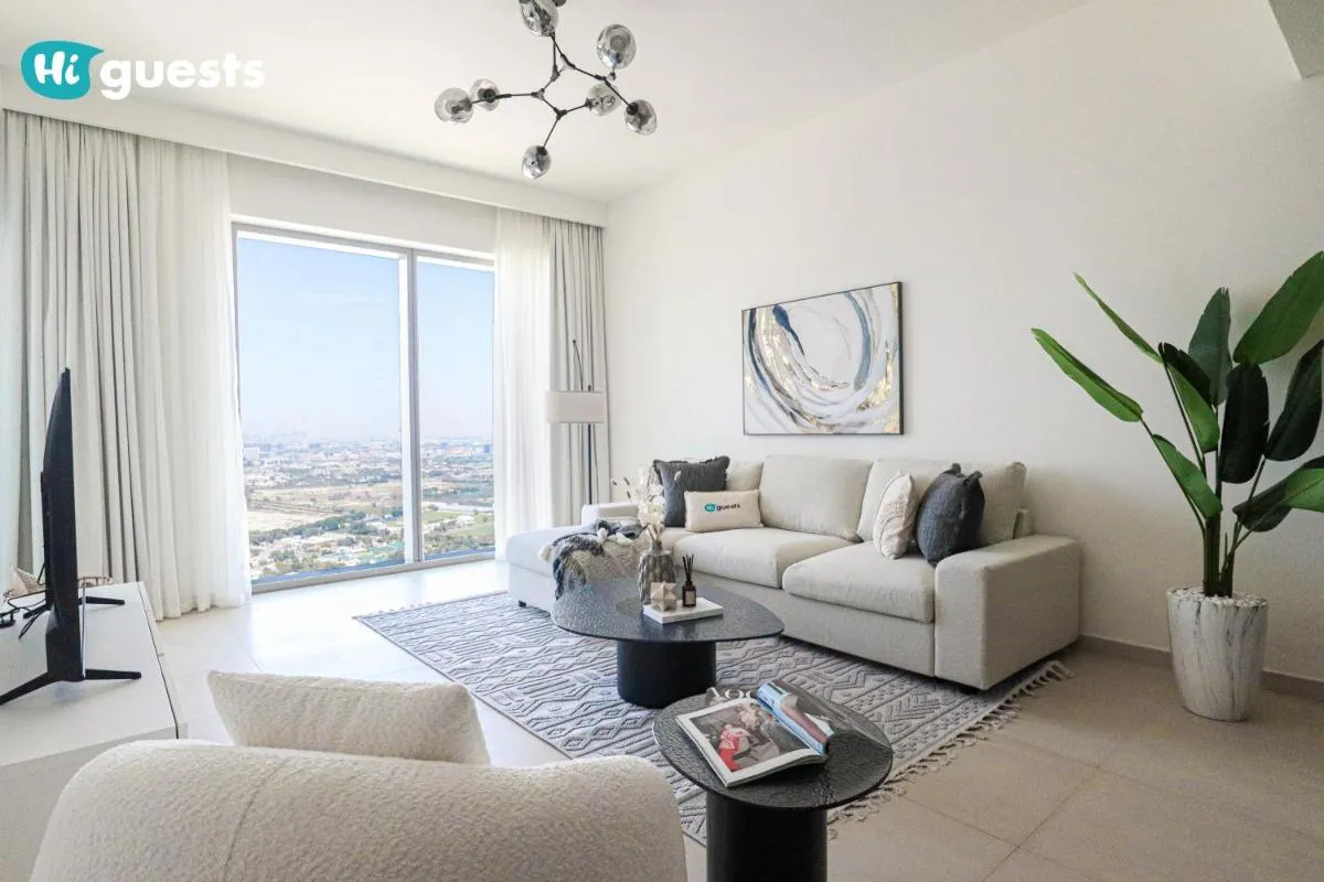 ⁨HiGuests - Sky-High Luxury 2BR Apt in Downtown Views Dubai⁩ — صورة 2