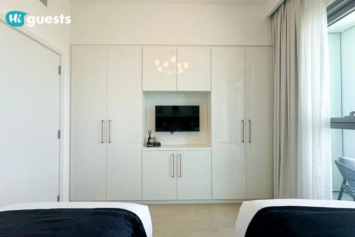 ⁨HiGuests - Sky-High Luxury 2BR Apt in Downtown Views Dubai⁩ — صورة 34