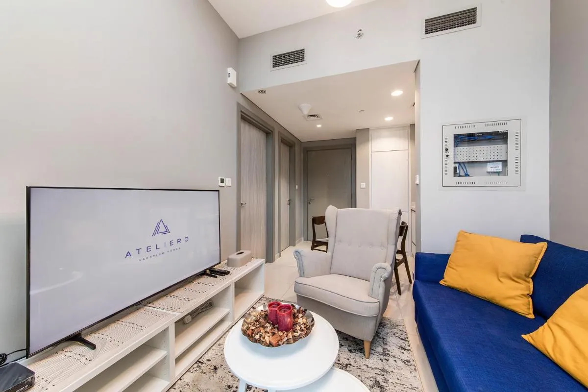 ⁨Zada Tower 1BR with amazing Dubai Canal view⁩ — صورة 11