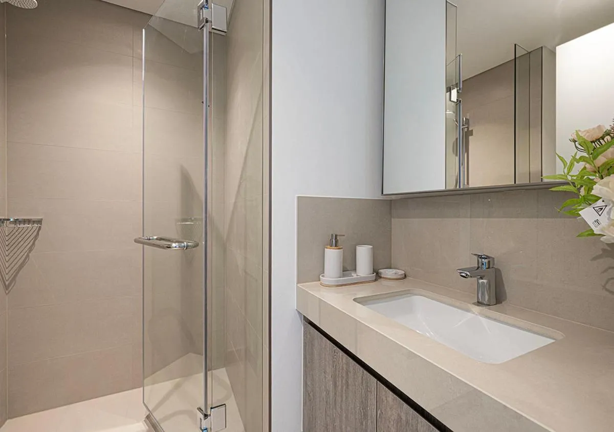 ⁨Luxury 2 BR Apartment, 5 Mins to Dubai Mall with Amazing view in DownTown Views 2⁩ — صورة 12