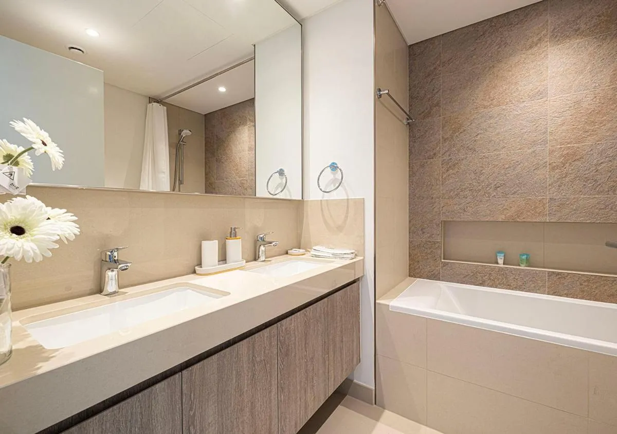 ⁨Luxury 2 BR Apartment, 5 Mins to Dubai Mall with Amazing view in DownTown Views 2⁩ — صورة 13