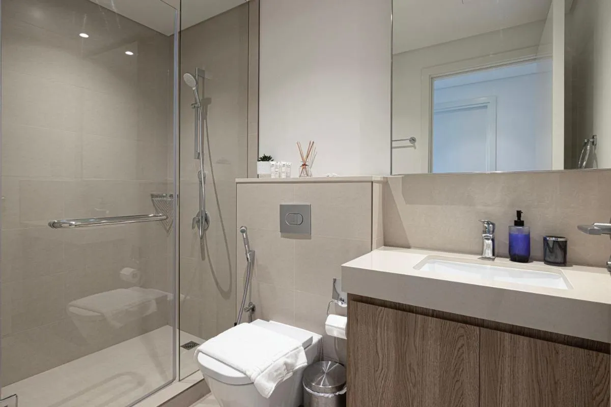 ⁨FULL Burj Khalifa view 2BR with Dubai Mall connection in Downtown⁩ — صورة 41