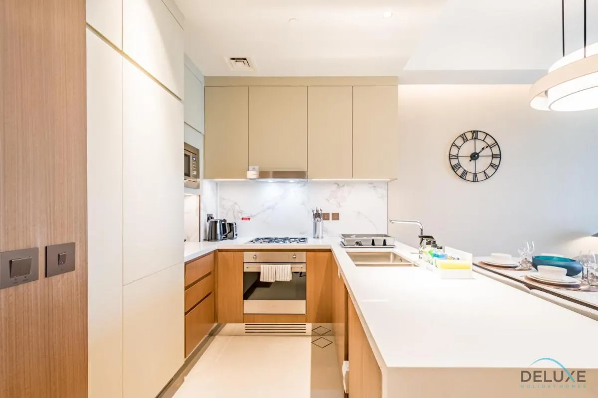 Elegant 2BR Apartment at The Address Residences Dubai Opera, Downtown Dubai by Deluxe Holiday Homes — صورة 4