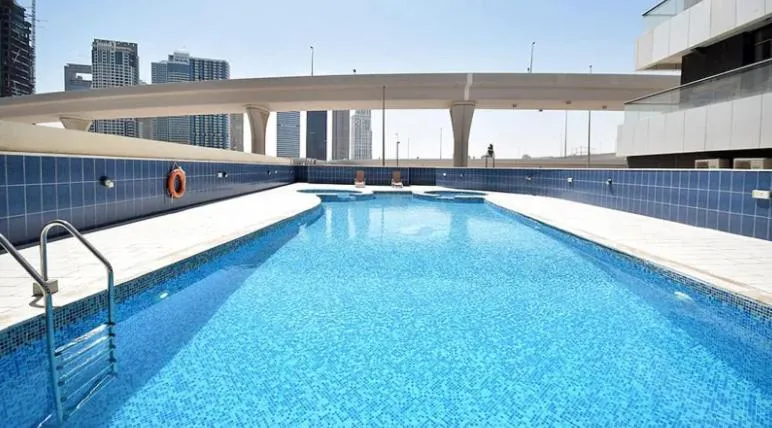 Modern 1BR Apartment in Dubai Marina with sea view — صورة 3