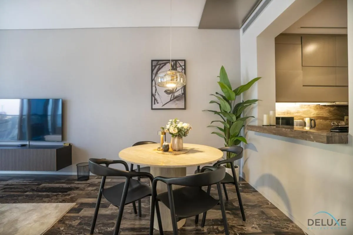 Charming 1BR in Damac Heights, Dubai Marina by Deluxe Holiday Homes — صورة 2