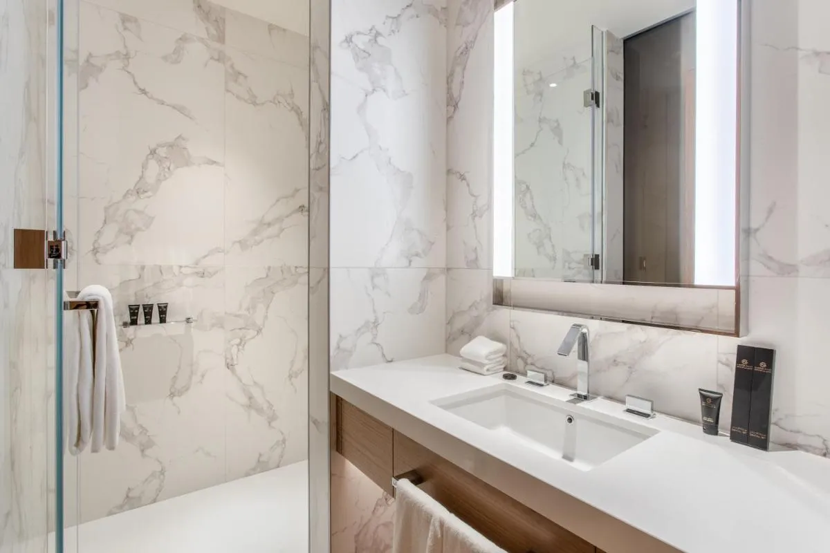 ⁨Address Dubai Opera Residences by The S Holiday Homes⁩ — صورة 24
