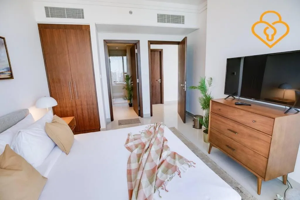 ⁨Keysplease 3 BR Burj View, Dubai Mall Access Boulevard Point Tower⁩ — صورة 8