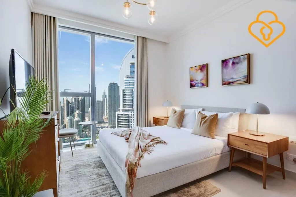 ⁨Keysplease 3 BR Burj View, Dubai Mall Access Boulevard Point Tower⁩ — صورة 10