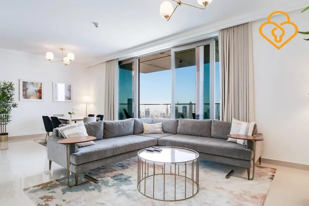⁨Keysplease 3 BR Burj View, Dubai Mall Access Boulevard Point Tower⁩ — صورة 5