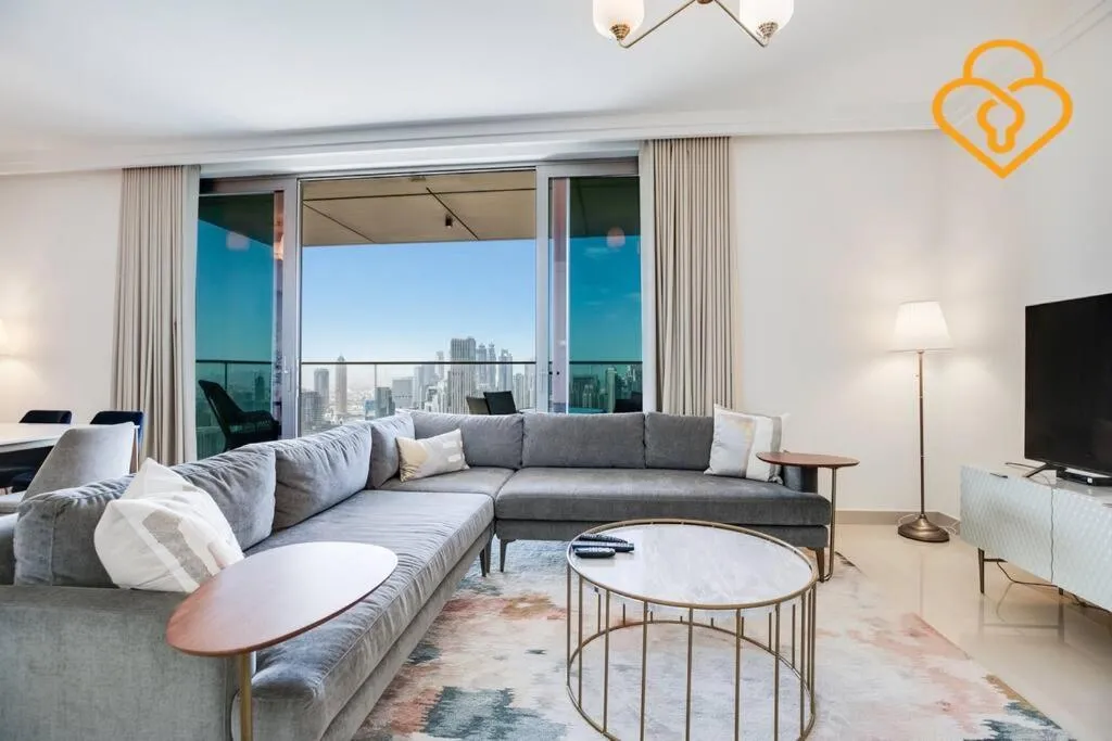 ⁨Keysplease 3 BR Burj View, Dubai Mall Access Boulevard Point Tower⁩ — صورة 2