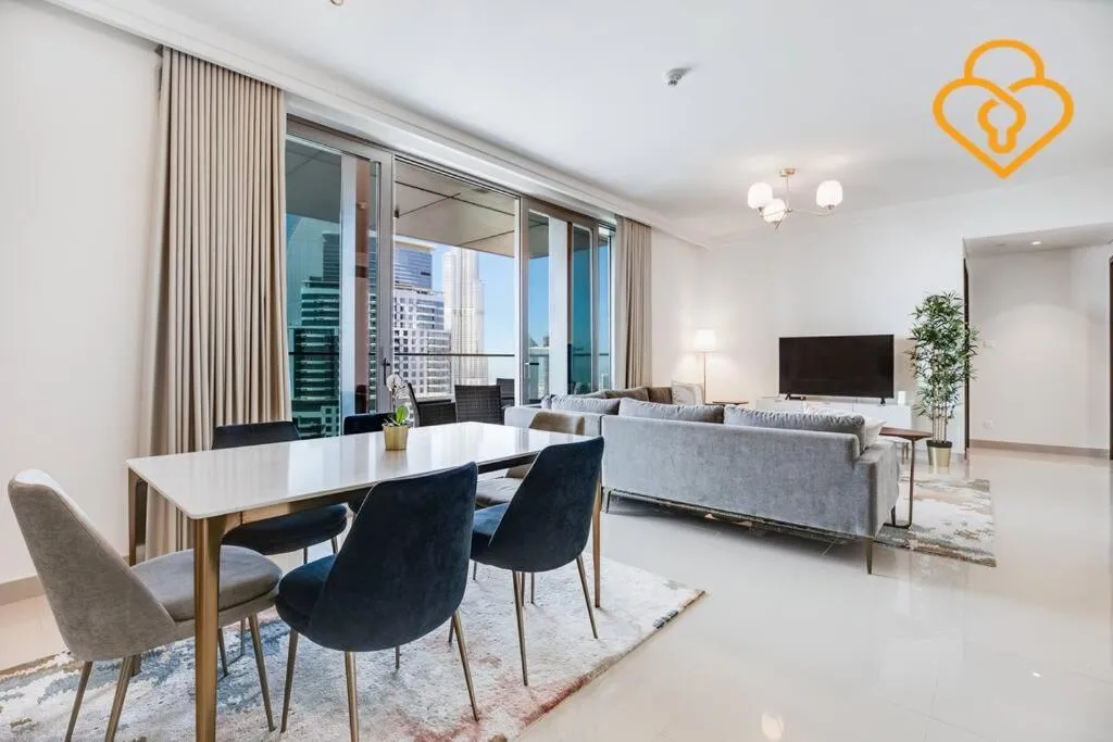 ⁨Keysplease 3 BR Burj View, Dubai Mall Access Boulevard Point Tower⁩ — صورة 6